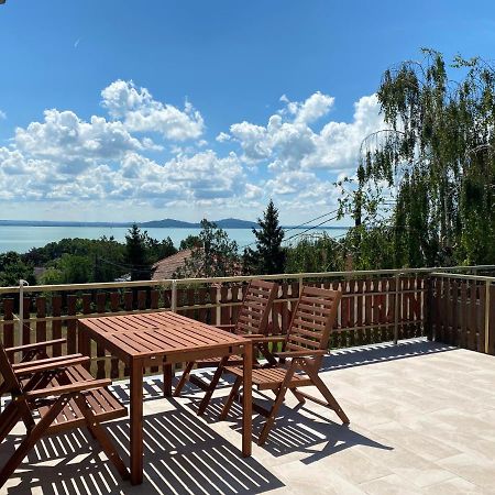 Bacchus Apartman - Borbarlang, Badacsony Бадачоньтомай Экстерьер фото
