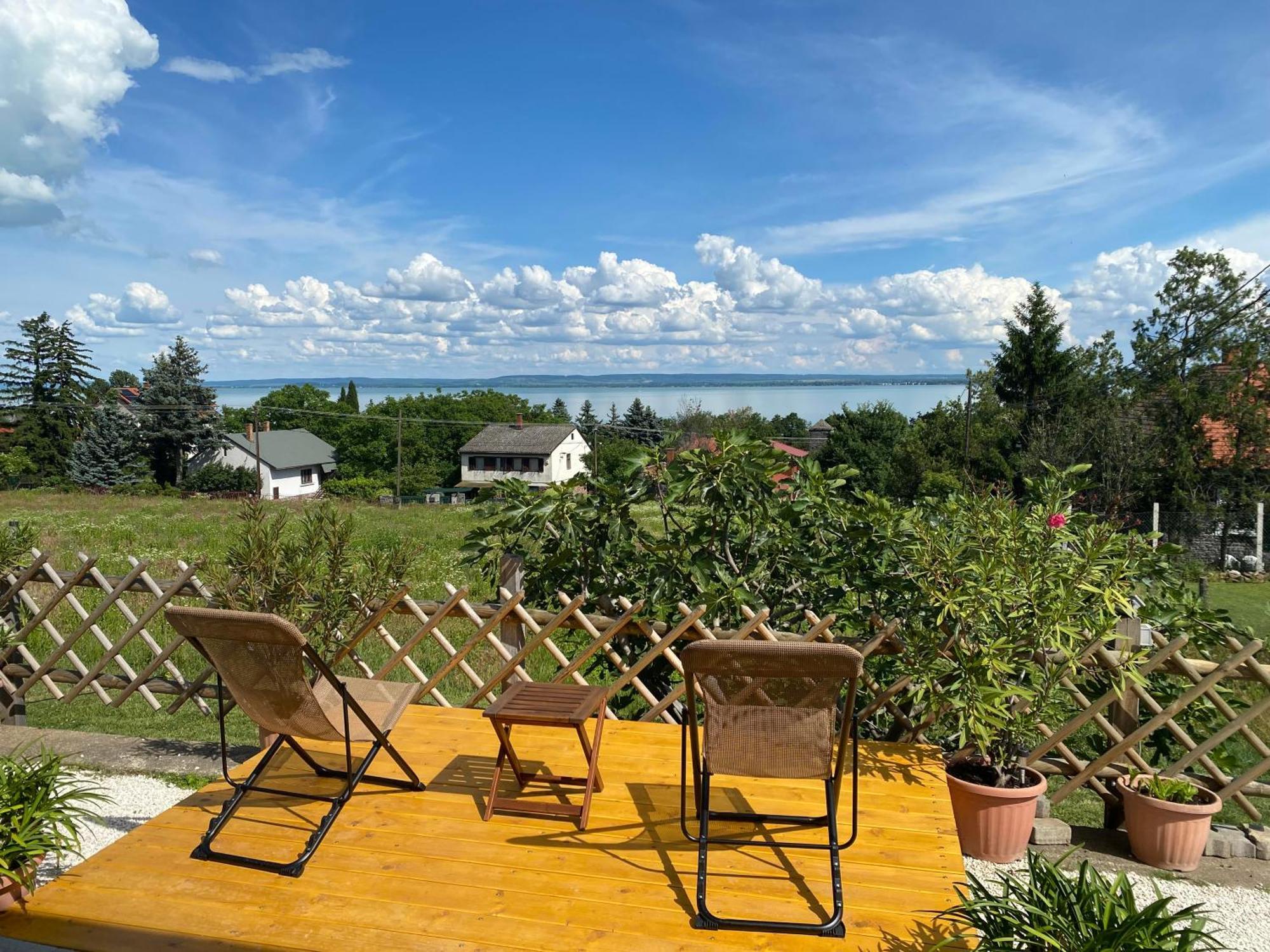 Bacchus Apartman - Borbarlang, Badacsony Бадачоньтомай Экстерьер фото