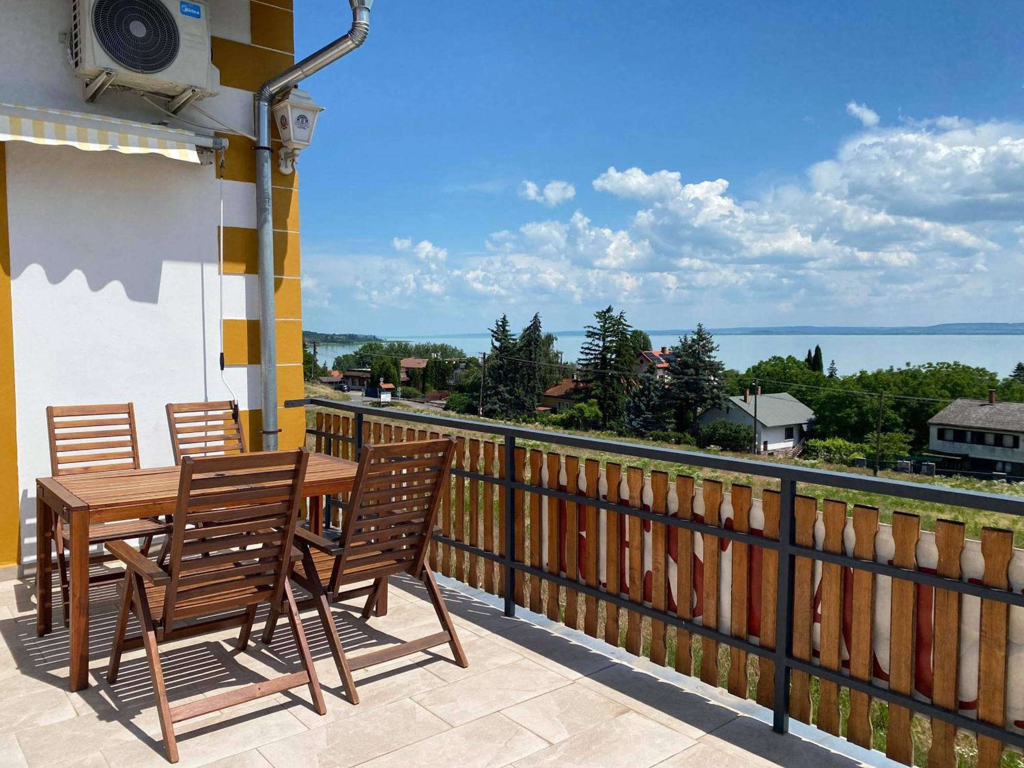 Bacchus Apartman - Borbarlang, Badacsony Бадачоньтомай Экстерьер фото