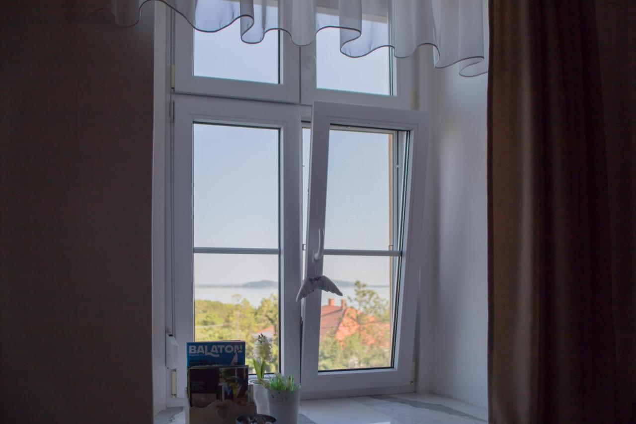 Bacchus Apartman - Borbarlang, Badacsony Бадачоньтомай Экстерьер фото